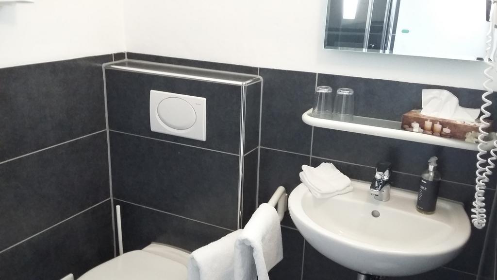Pension Am Weinberg Bed & Breakfast Mainstockheim Zewnętrze zdjęcie