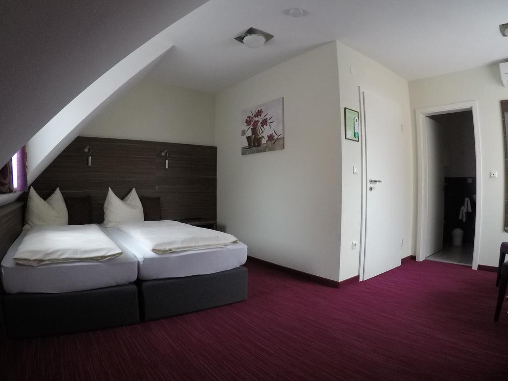 Pension Am Weinberg Bed & Breakfast Mainstockheim Zewnętrze zdjęcie